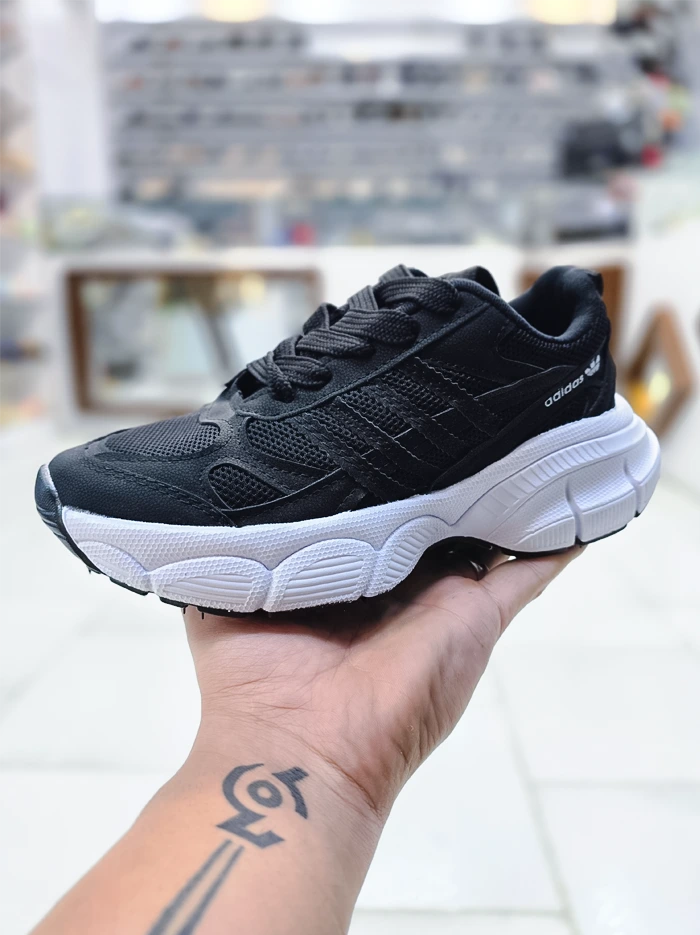 کفش اسپرت زنانه آدیداس رنگ مشکی