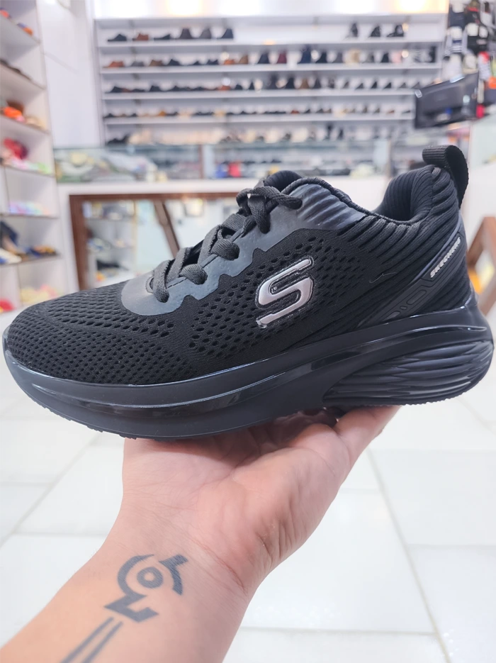 کفش اسپرت زنانه اسکیچرز ژله ای رنگ مشکی