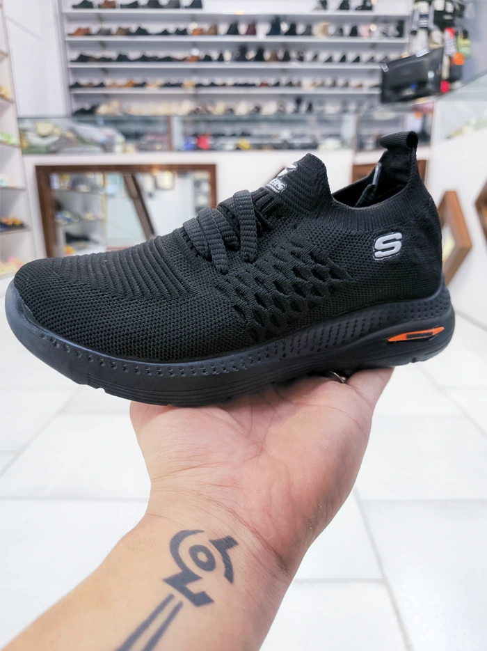 کفش اسپرت زنانه اسکیچرز کشی رنگ مشکی