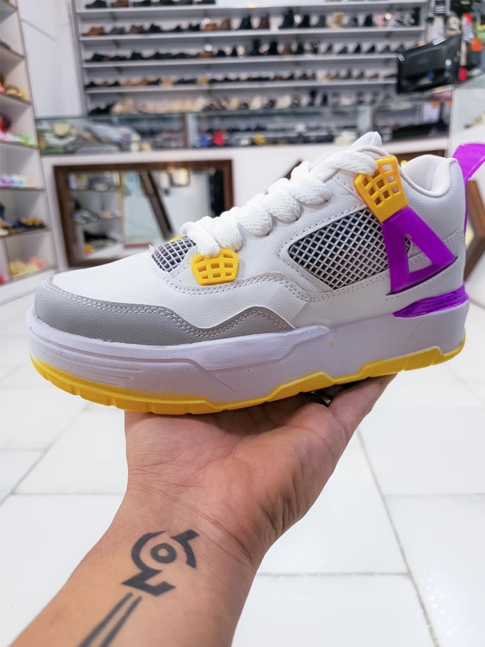 کفش اسپرت زنانه جردن رنگ سفید بنفش