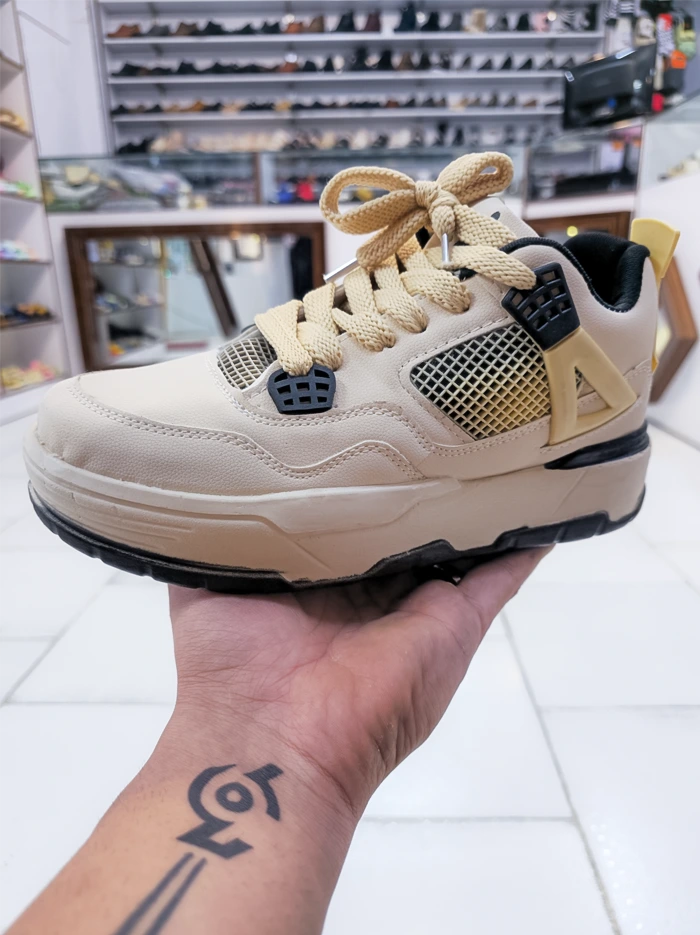 کفش اسپرت زنانه جردن رنگ کرم