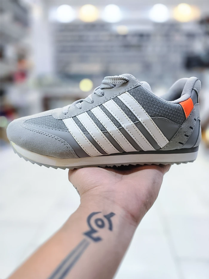 کفش اسپرت مردانه ام پی پدیده طوسی با طراحی پنج خط و کفی انعطاف‌پذیر – مناسب پیاده‌روی و ورزش سبک | کفشدونی